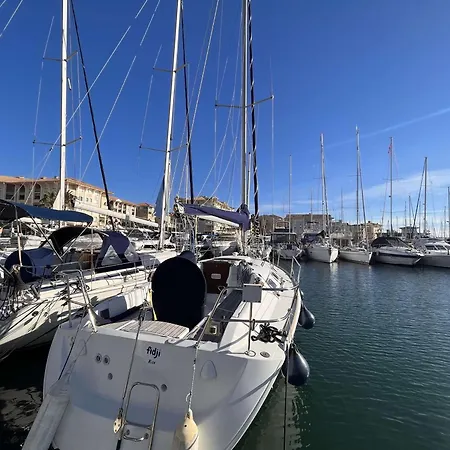 Apartment 2 Pieces Proche Avec Parking A Saint-raphael - Fr-1-226a-209