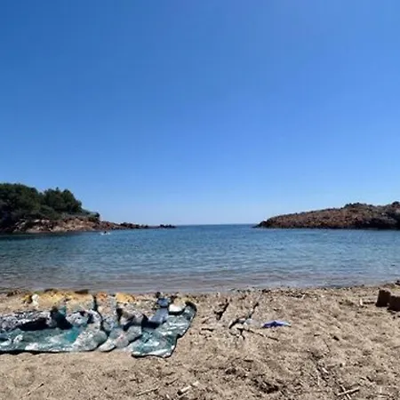 2 Pièces Proche Avec Parking à Saint-raphaël - Fr-1-226a-209