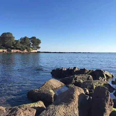 Apartment 2 Pieces Proche Avec Parking A Saint-raphael - Fr-1-226a-209 *
